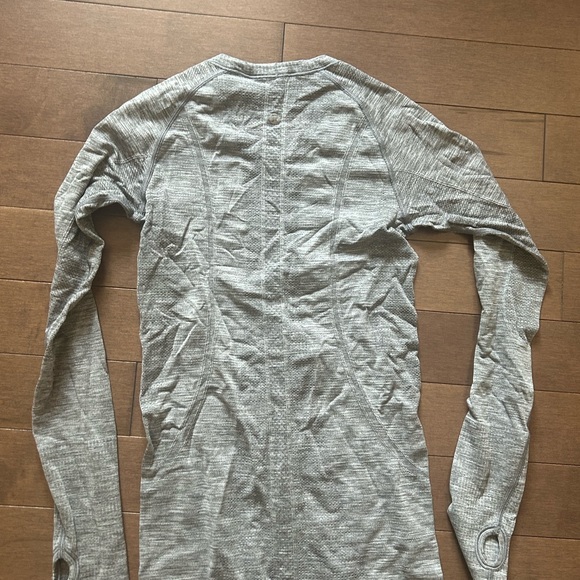 Lululemon swiftly tech top. - Picture 3 of 3